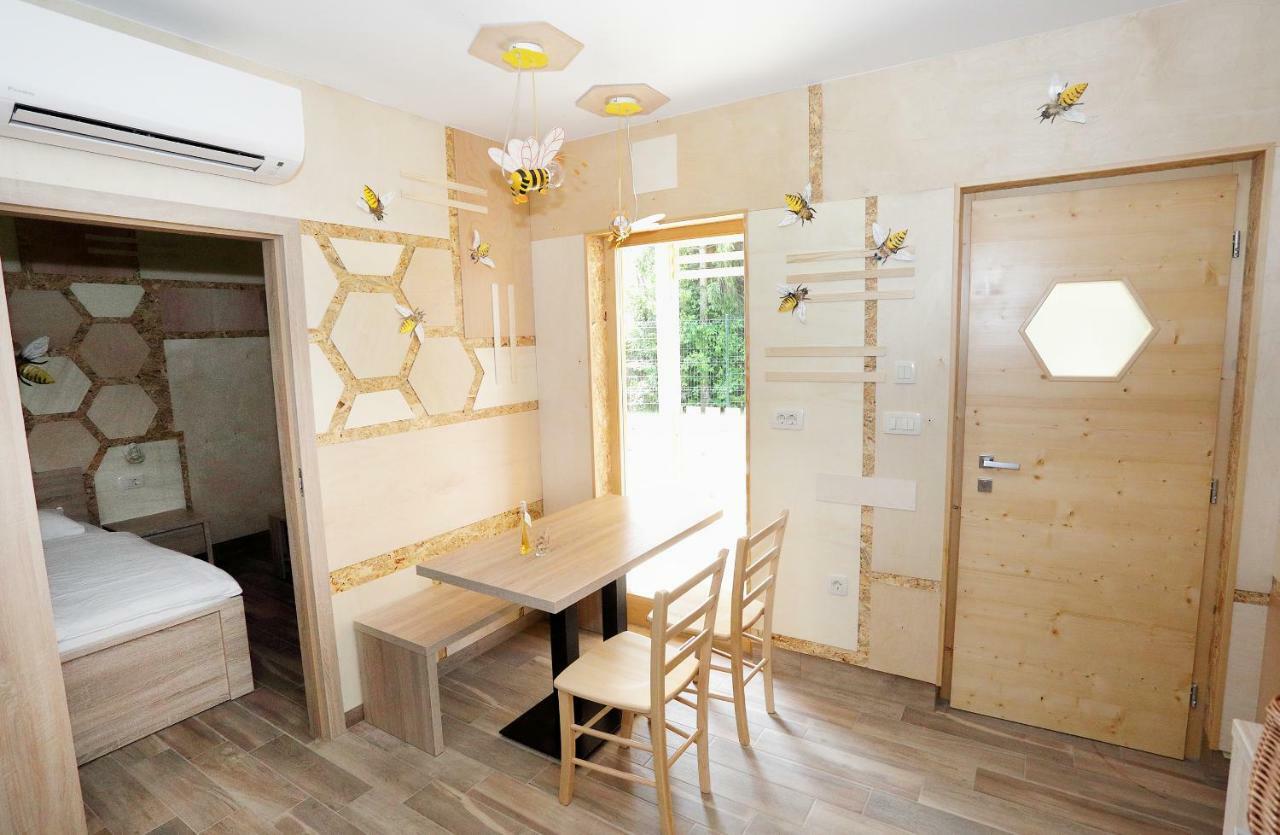 Honey Paradise Glamping Resort Dobova Ngoại thất bức ảnh