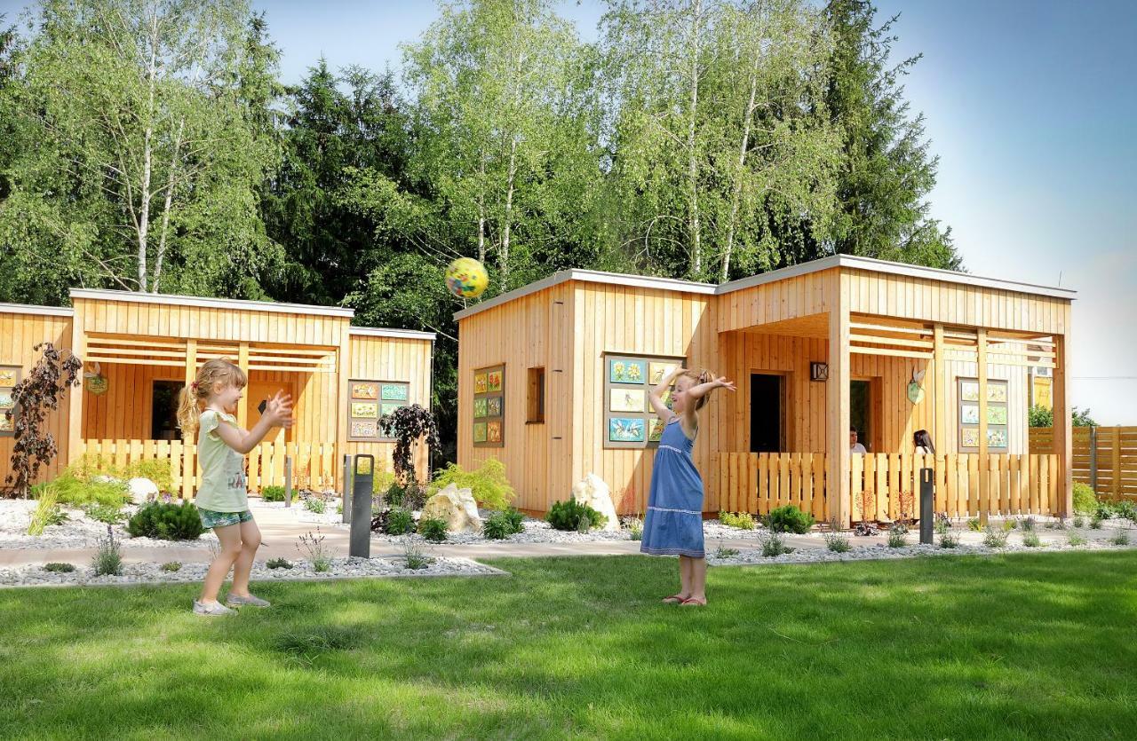 Honey Paradise Glamping Resort Dobova Ngoại thất bức ảnh